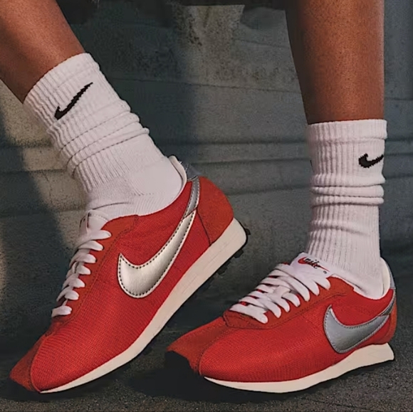 Nike LD-1000 Red & Silver Women's Shoes, Retail Price $105.00 USD - Picture 10 of 16
